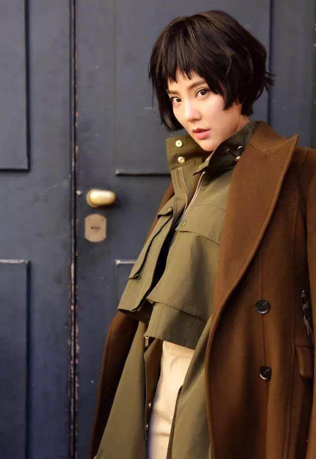 宅男女神赵奕欢女明星,时尚短发的她,秒变穿衣搭配时尚达人_荧屏