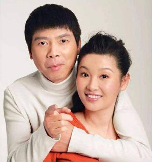 靳东和江珊的婚纱照图片