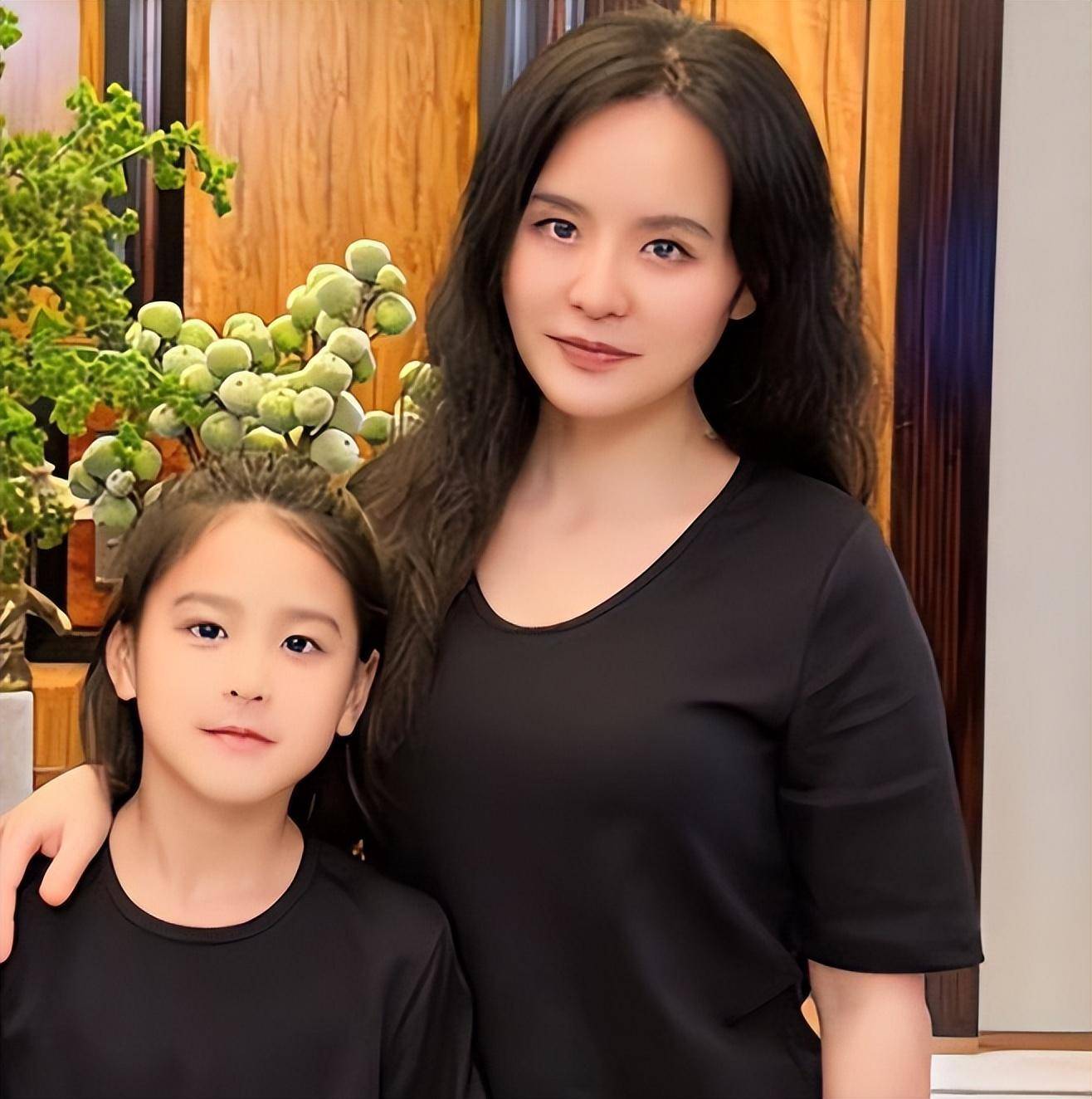 迪拜富二代倒追湖南二婚女,放弃亿万家产来中国,老婆在哪我在哪_周娟