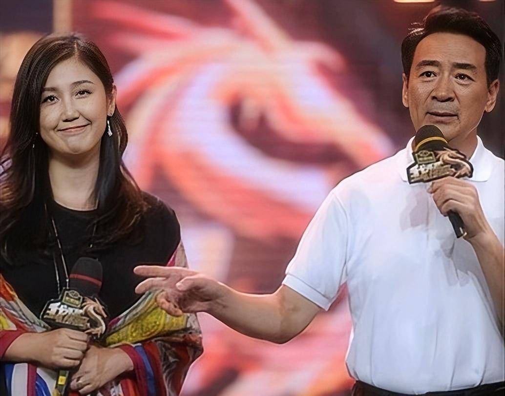 69岁寇振海现状:自己白发老态,儿子上高中,48岁妻子风韵犹存_角色