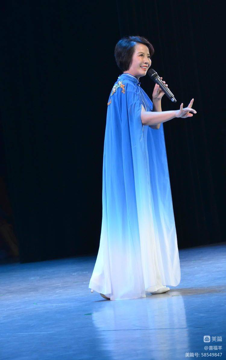 诗朗诵:《大漠胡杨的心声》朗诵者:兰姆胡杨诗朗诵:《岳阳楼记》朗诵