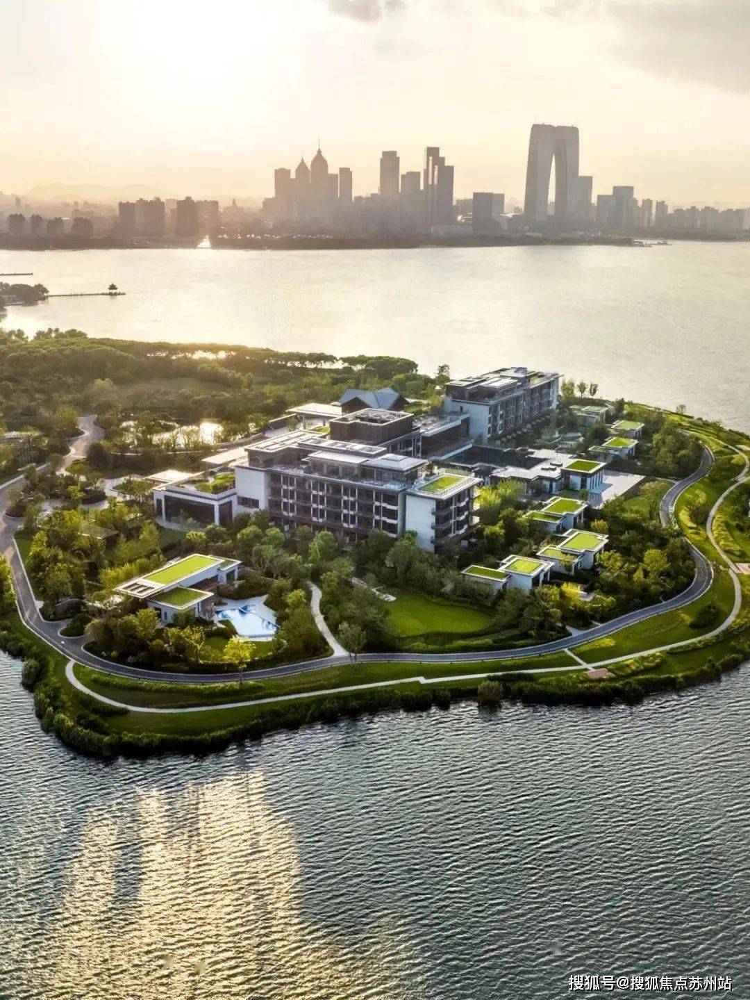 比起高端住宅的诸侯混战 苏州顶级酒店打架才叫八仙过海_金鸡_未来