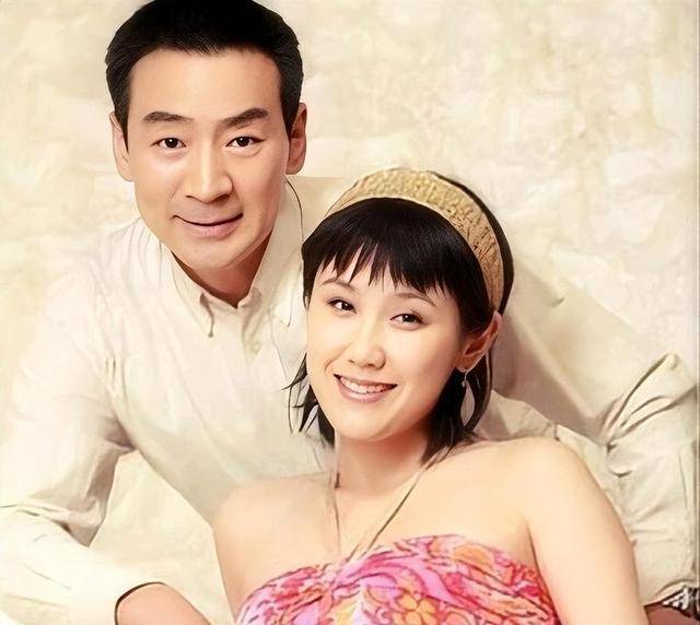 69岁寇振海现状:自己白发老态,儿子上高中,48岁妻子风韵犹存