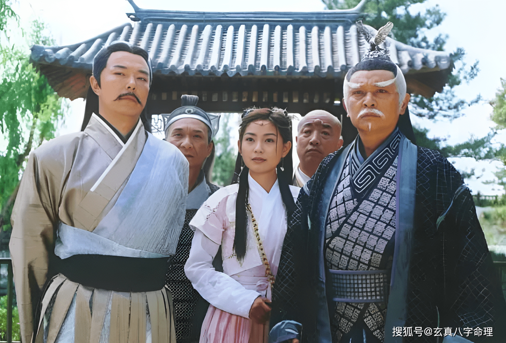 你看他儿子是哪个魔头,金庸不敢明说_郭靖_倚天屠龙记_剧照