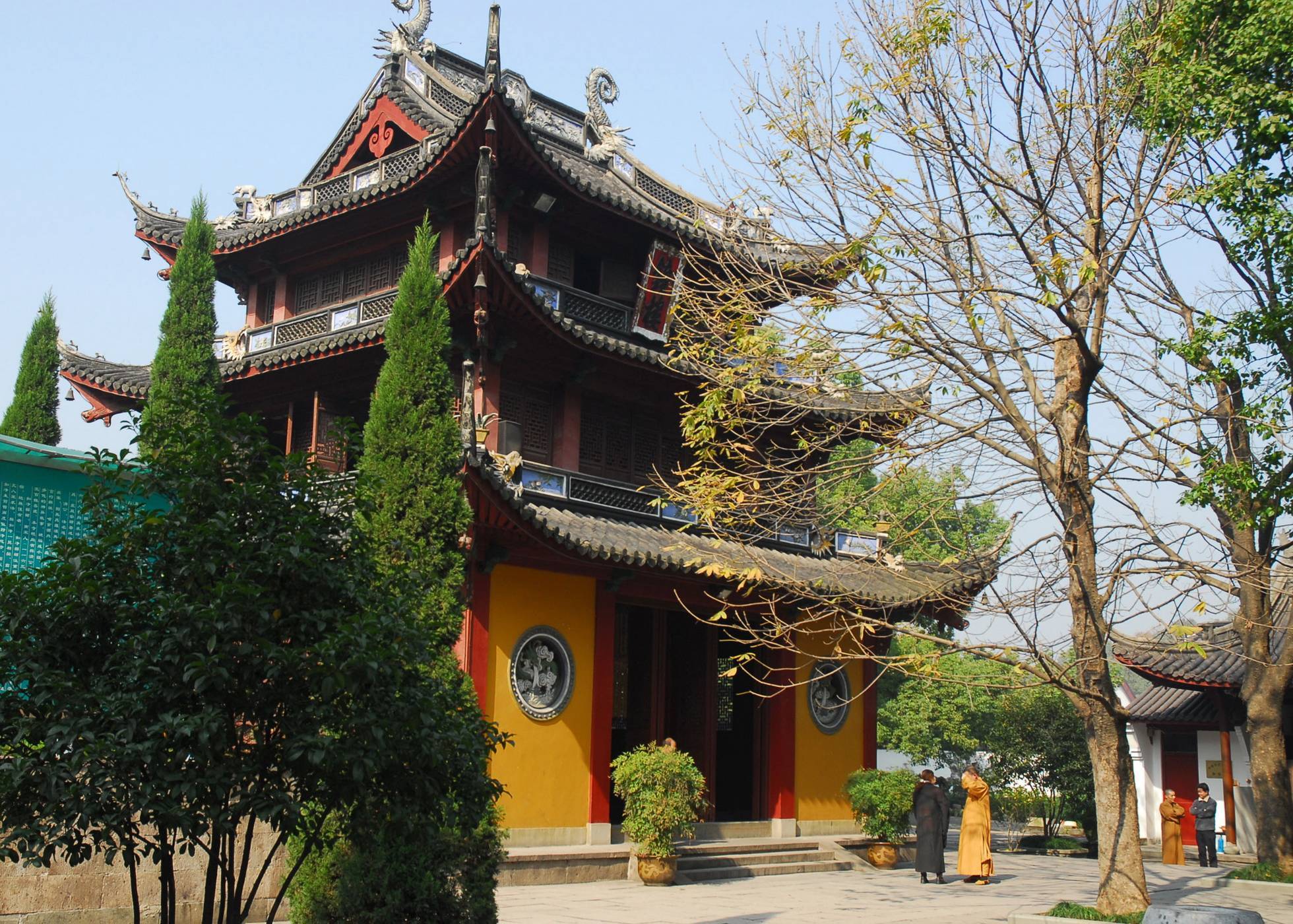 西湖十景之九的"南屏晚钟"即指南屏山净慈寺傍晚的钟声_传播_岩石