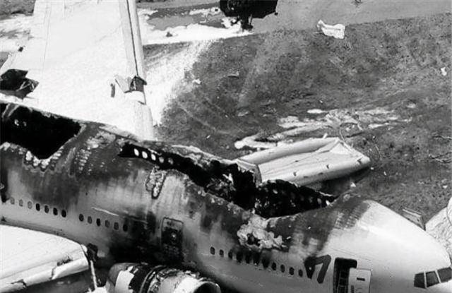 惨烈的白云机场劫机事件,劫匪与机长抢驾驶权,撞毁三架客机_蒋晓峰_架