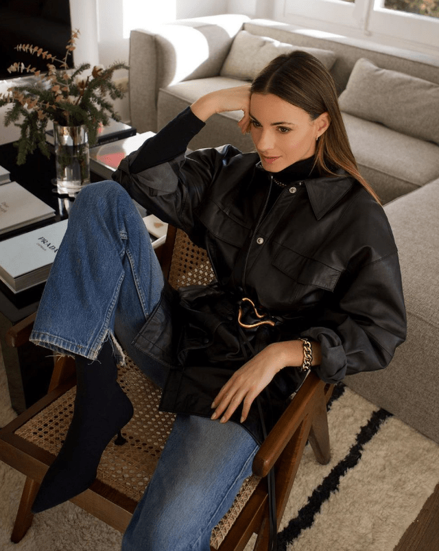 西班牙时尚博主zina charkoplia 酷飒大女主简约通勤穿搭_白色_绿色