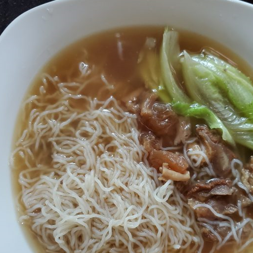 牛腩汤米粉,爽滑好吃,在家做料足干净又卫生_生菜_影响_天下