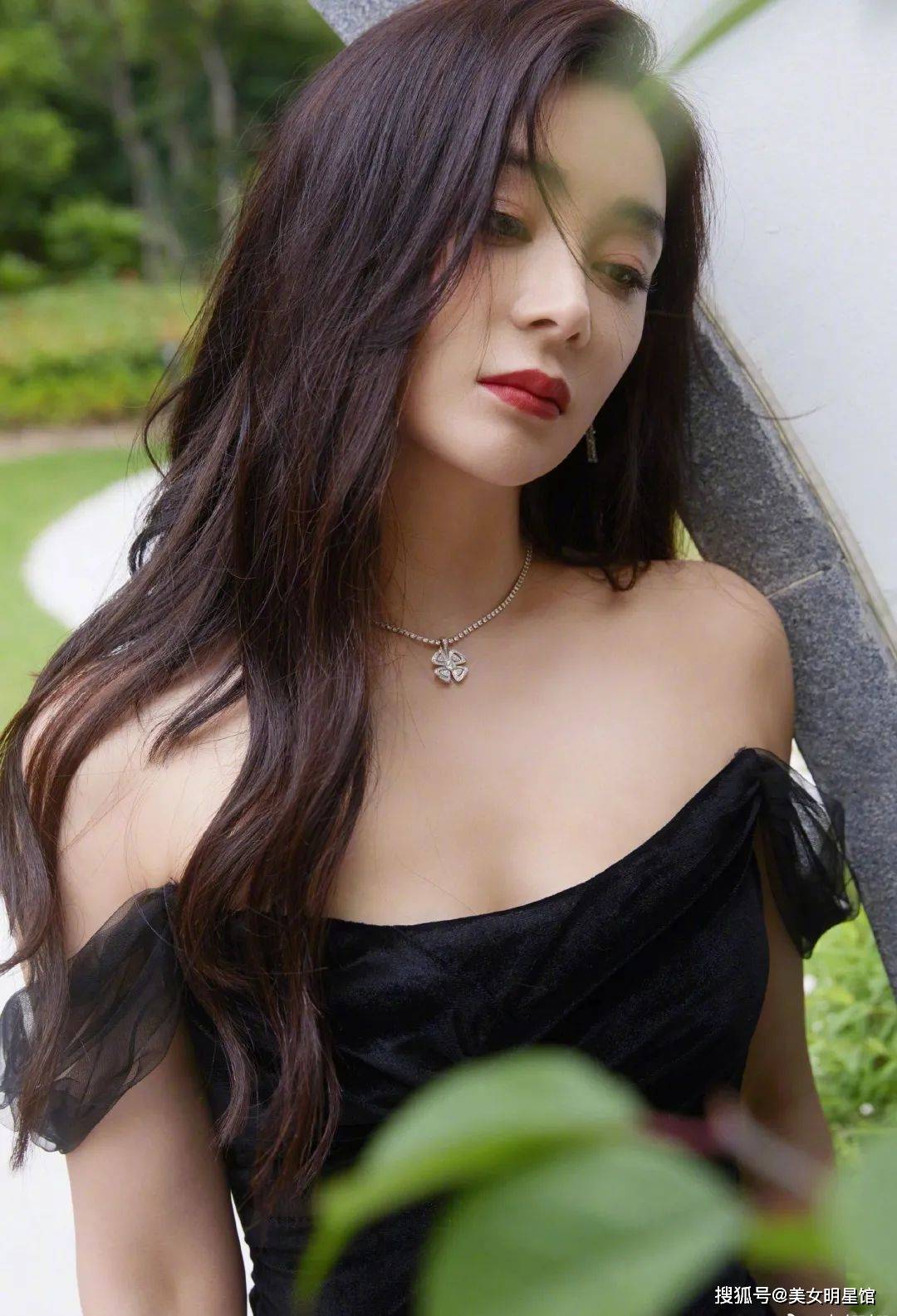 这身材绝了!36岁袁姗姗,火辣性感魅力让人心动!_气质_角色_演技