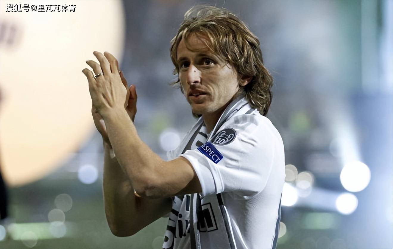 皇马10号不满出战时间想离队:遭遇重大伤情,银河战舰想强留他?