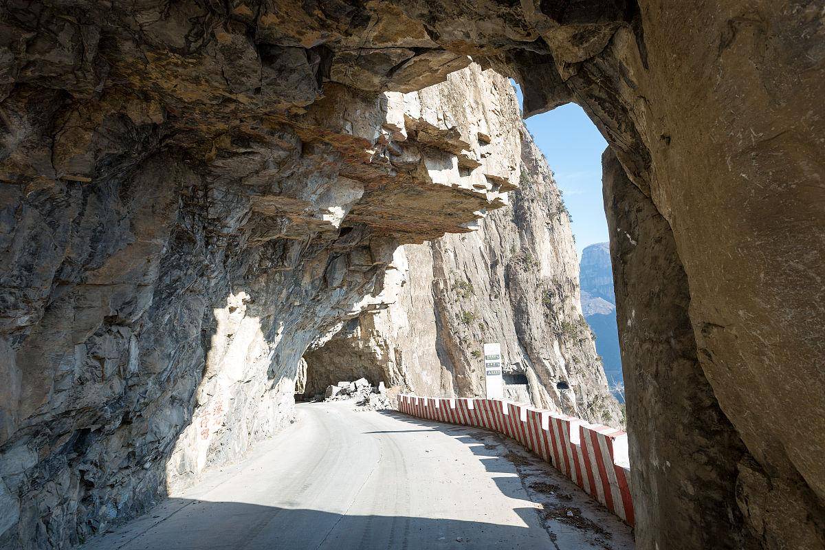 平顺神龙湾挂壁公路观景台的绝美风光_景色_游客_地方