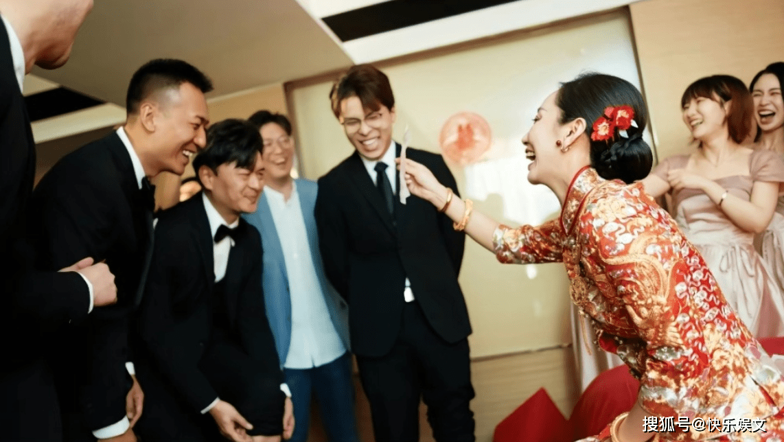 黄晓明,谭松韵等到场祝福,新娘貌美如花_婚礼_丈夫_老公