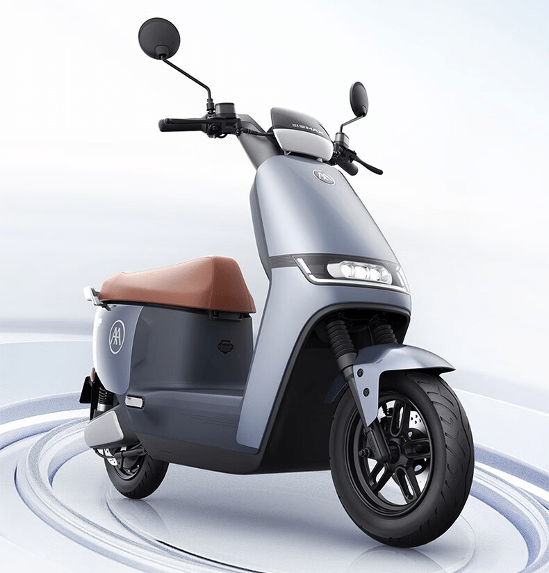 两轮电动车开打价格战,雅迪,爱玛,小牛降价,3款车降800~1300_搜狐汽车