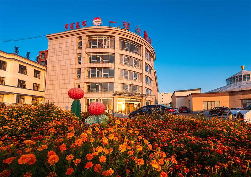 沙漠休闲度假地——鄂尔多斯华莲旅游度假区_泳池_莲花_产品