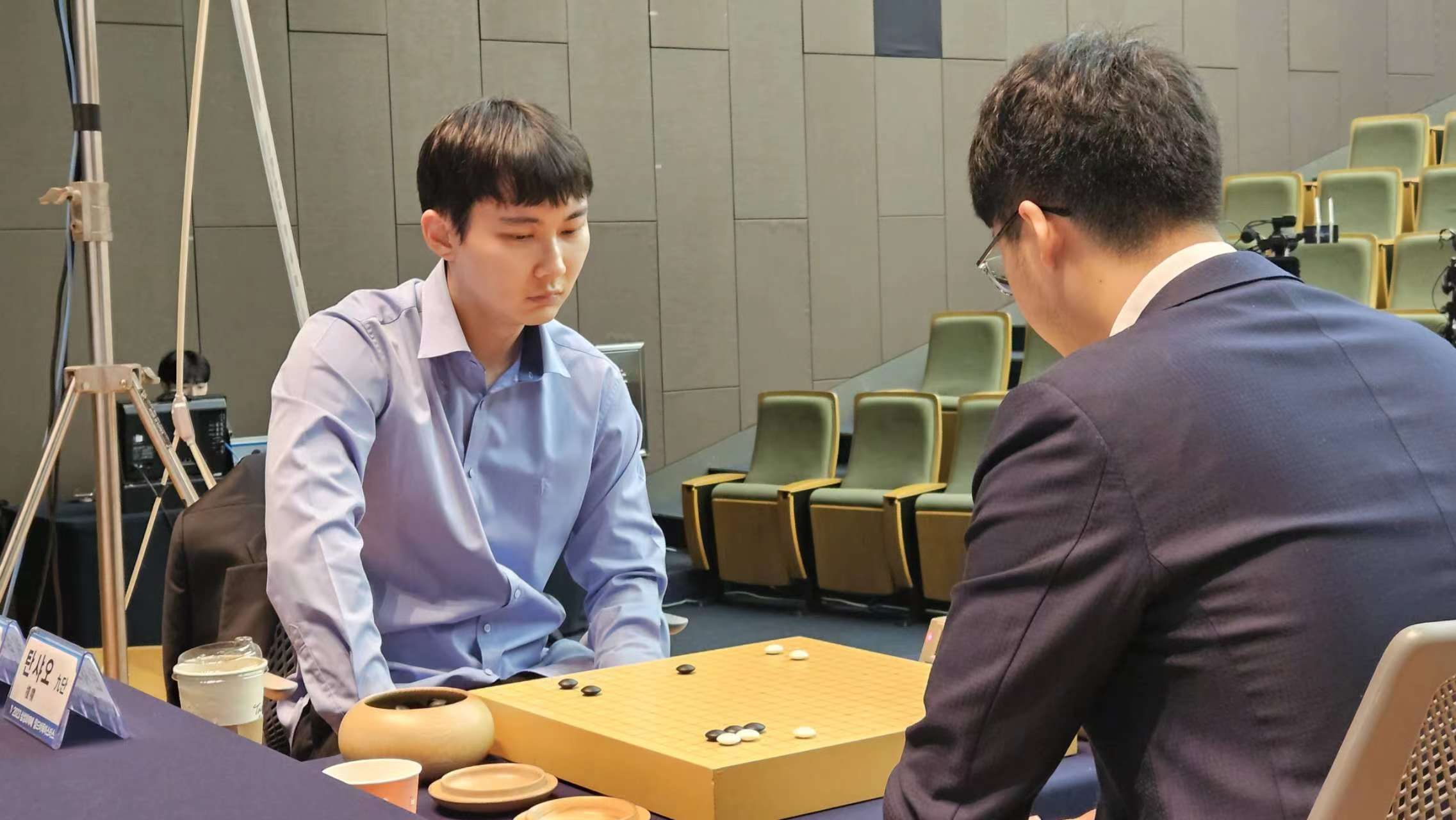 杯世界围棋大师赛由三星火灾海上保险公司赞助,中央日报主办,冠军奖金