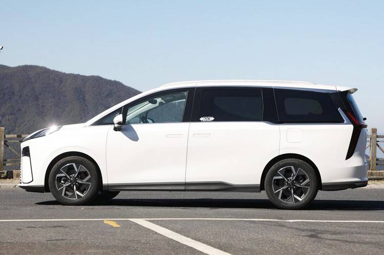 中型mpv新选择 上汽大通g70售14.98万起_搜狐汽车_搜狐网