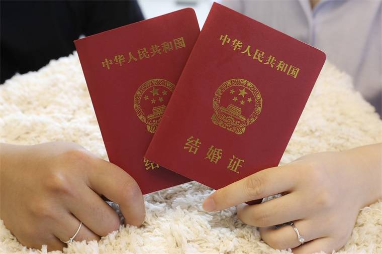 中国初婚人数9年来下降55.9%,为何年轻人不想结婚了呢？