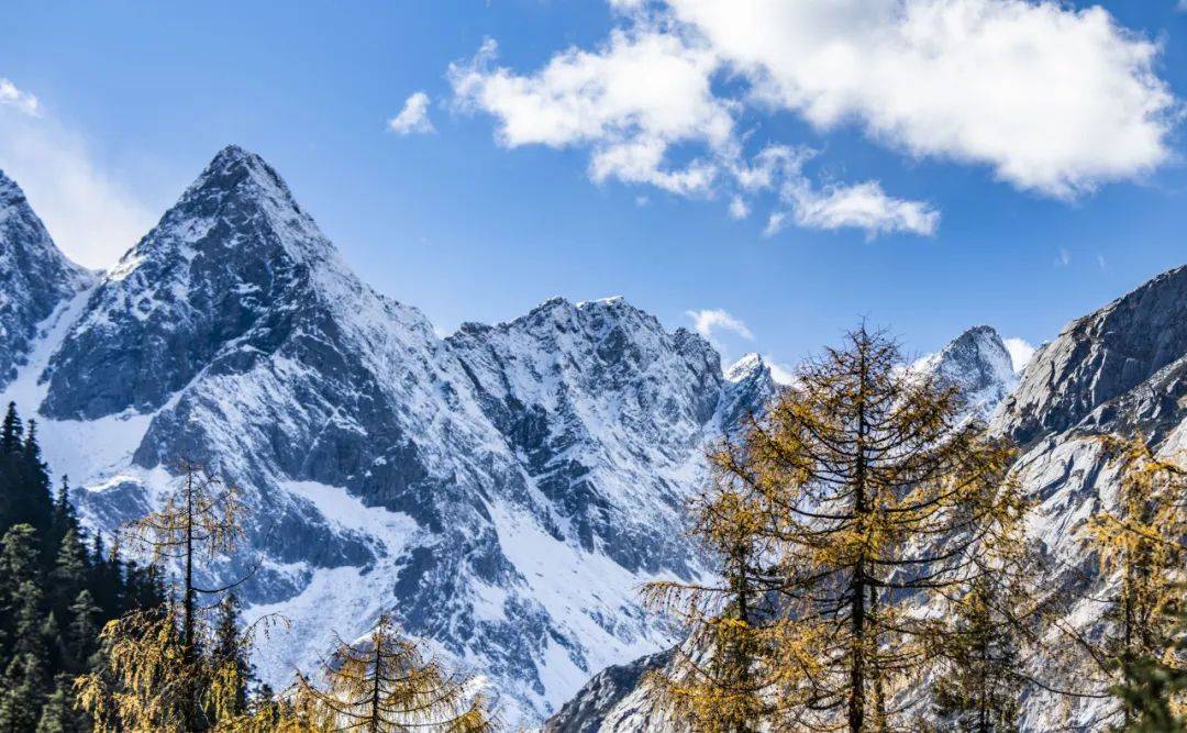 凛冬将至,点击查收黑水的这份「冬日御寒攻略」_雪山_炭火_客人