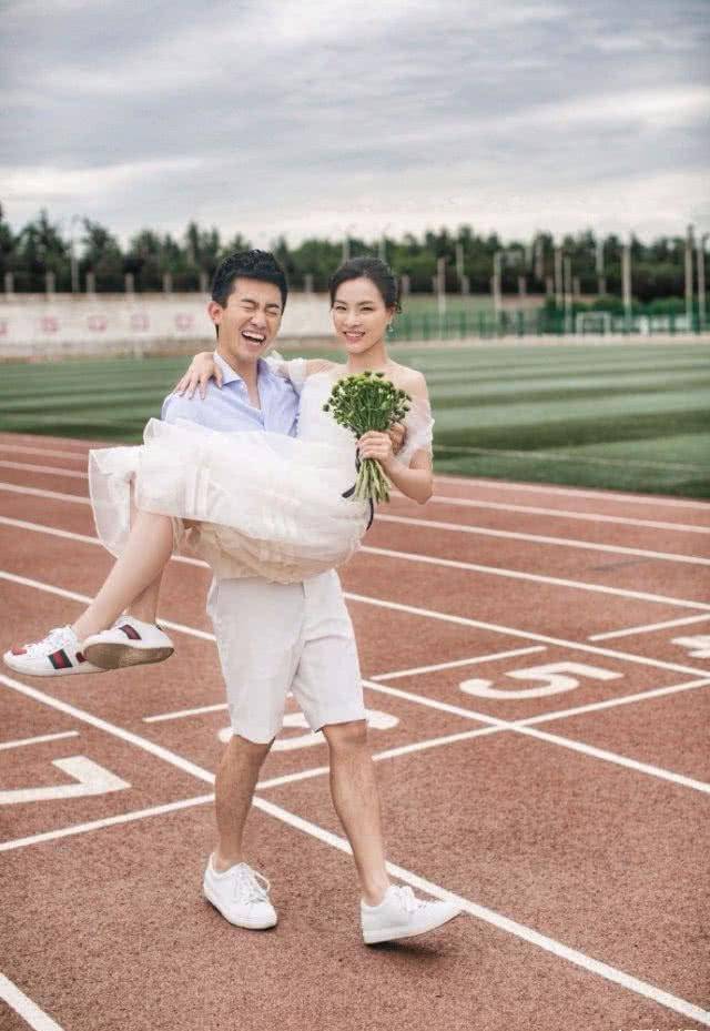 笑得好美被老公偷拍,不嫁豪门幸福不输郭晶晶伏明霞_张效诚_跳水_退役