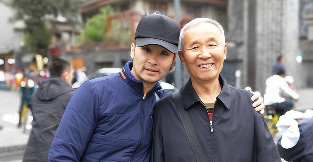 刘和刚:成名后把岳父母接到豪宅伺候,却让亲生父母去种郊区田!