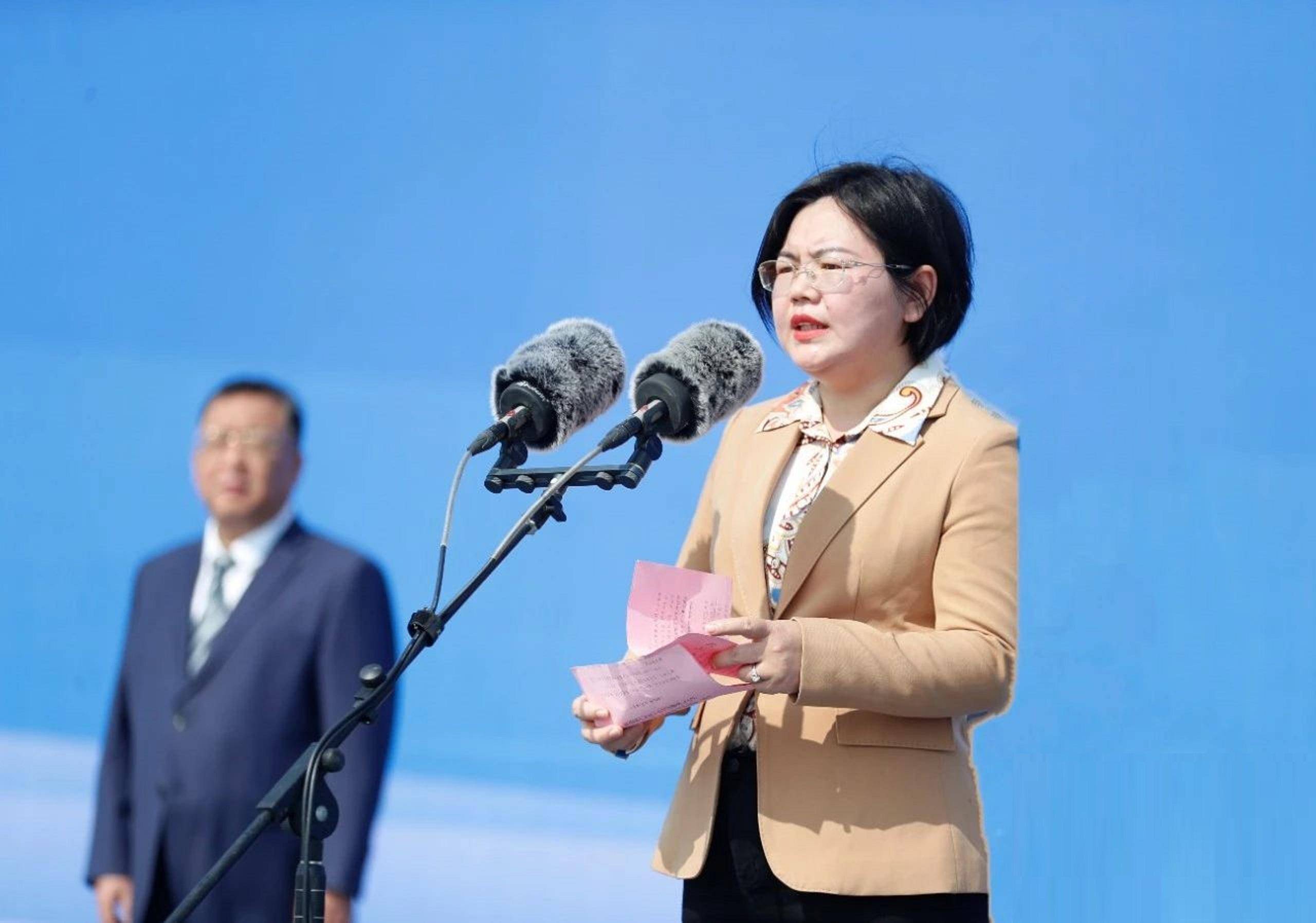 湖南宁乡"85后"姑娘:38岁身价55亿,她凭什么这么牛