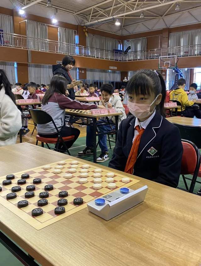 斩获100格小学c组冠军,将代表北京参加全国总决赛_比赛_国际跳棋_赛区