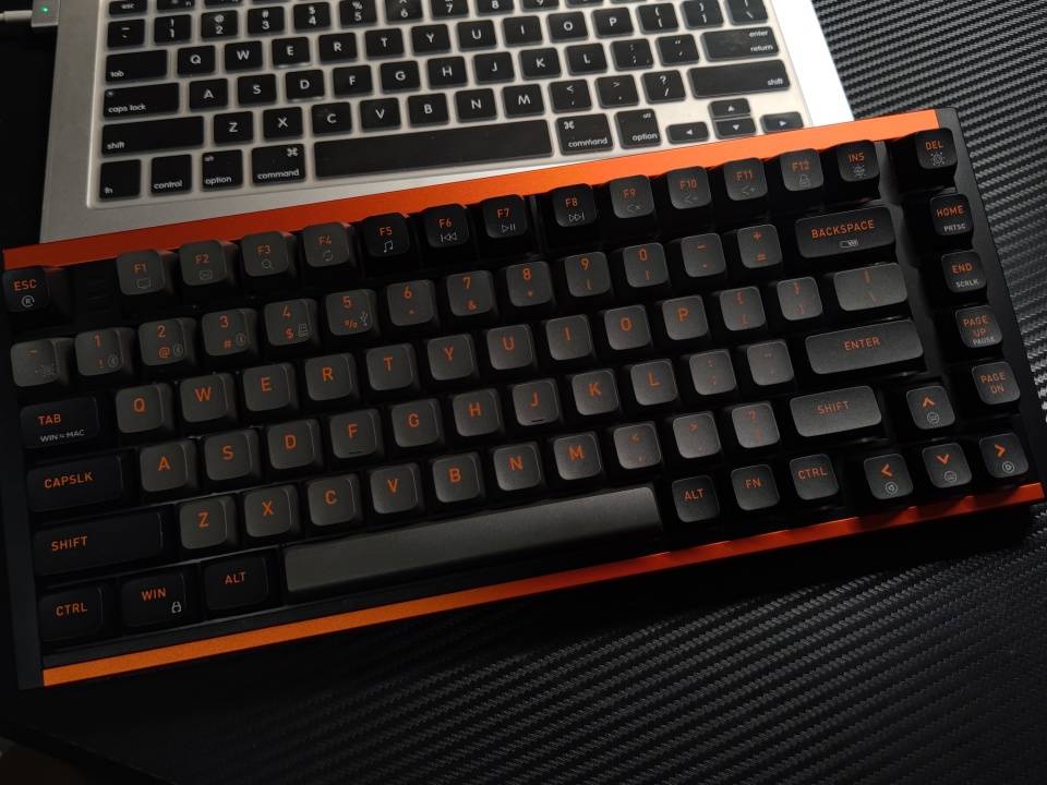 铭凡首款机械键盘MKB i83实测：金属质感，三模无线，499元引爆市场！