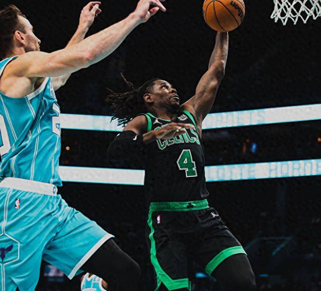 海沃德作为nba中的一名资深锋线球员,从加盟联盟之初便以全面的打法