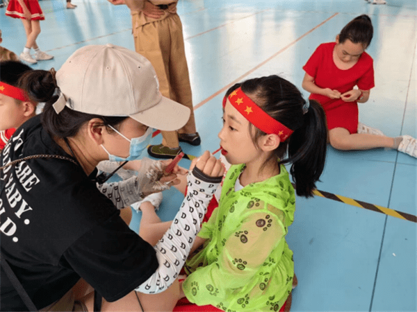 彩虹小学参加青羊区中小学生艺术节获佳绩