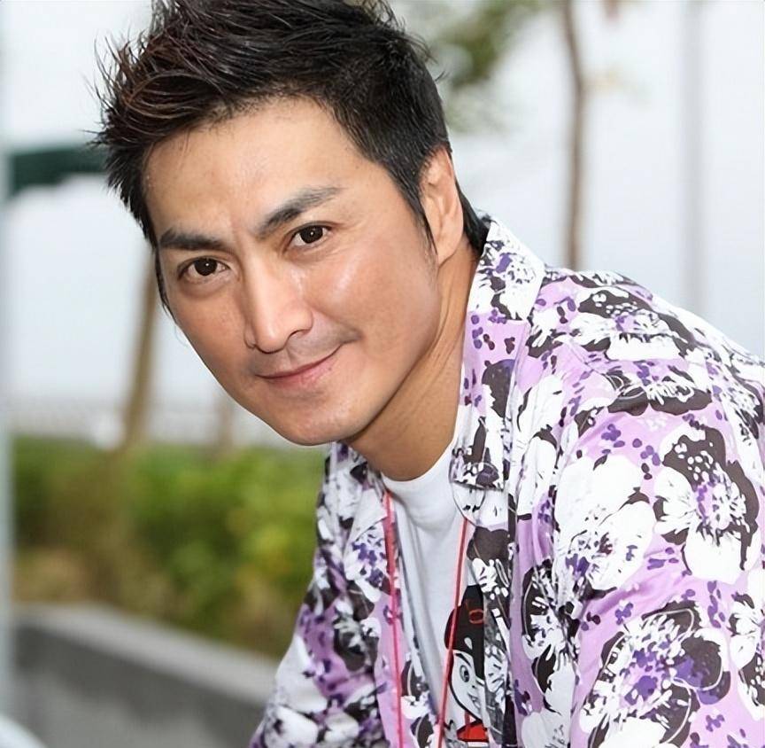 何家劲:攒钱给哥哥姐姐及离异的父母买房,他64岁单身漂泊在外_香港