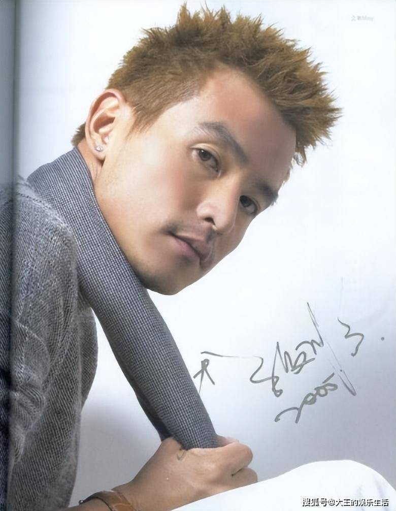 陈之财转行当艺术家,周初明经营餐馆生意,新加坡男演员现状对比