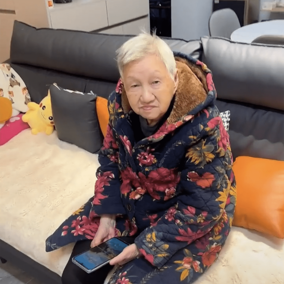 网红辉哥91岁酒仙奶奶病逝,一天喝一两酒抽半包烟_孙子辉_时候_视频