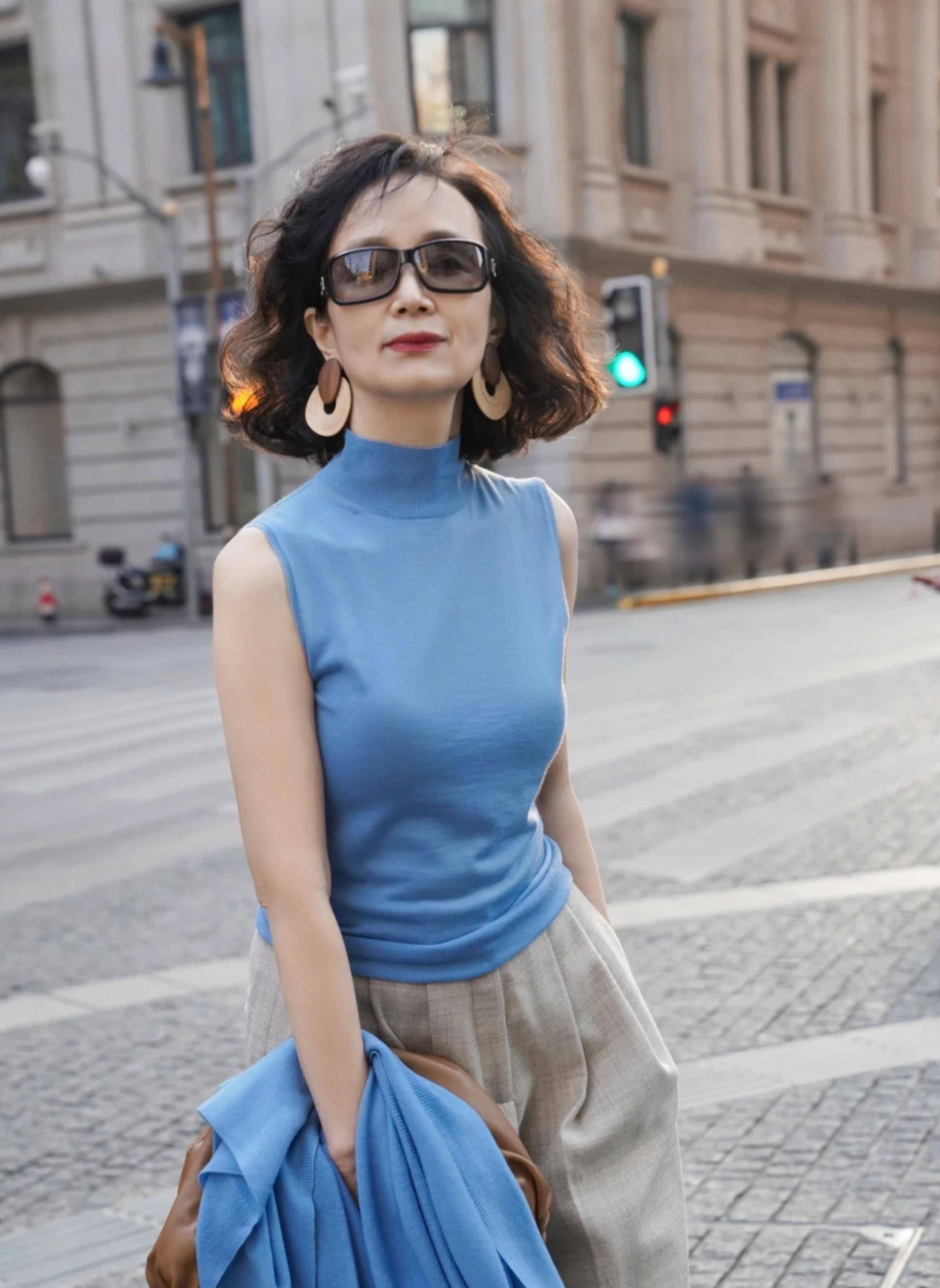 中年女人别乱烫头发,记住这"3要3不要"才优雅,烫错显老又土气_女性