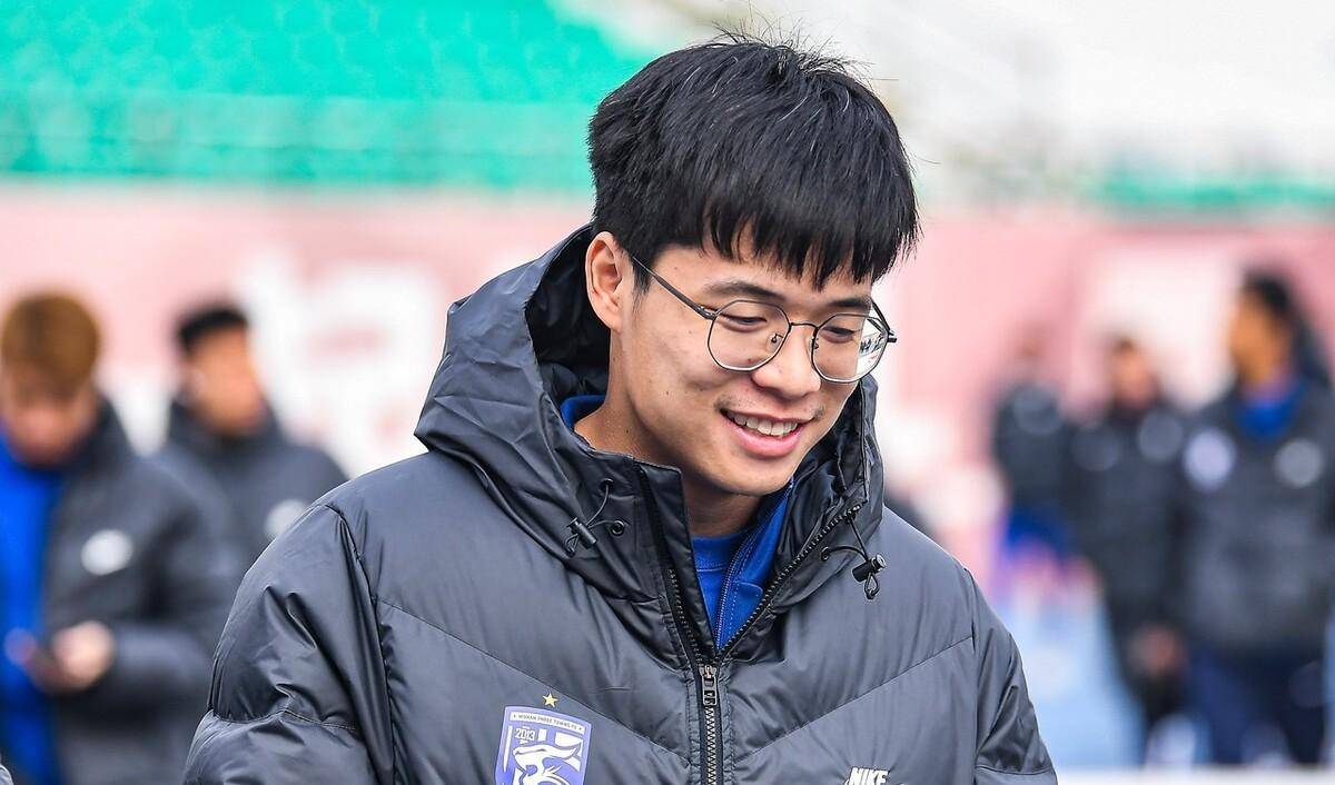 泰山的段刘愚,德尔加多和莱昂纳多这三人都可以找新赛季的下家了_球员