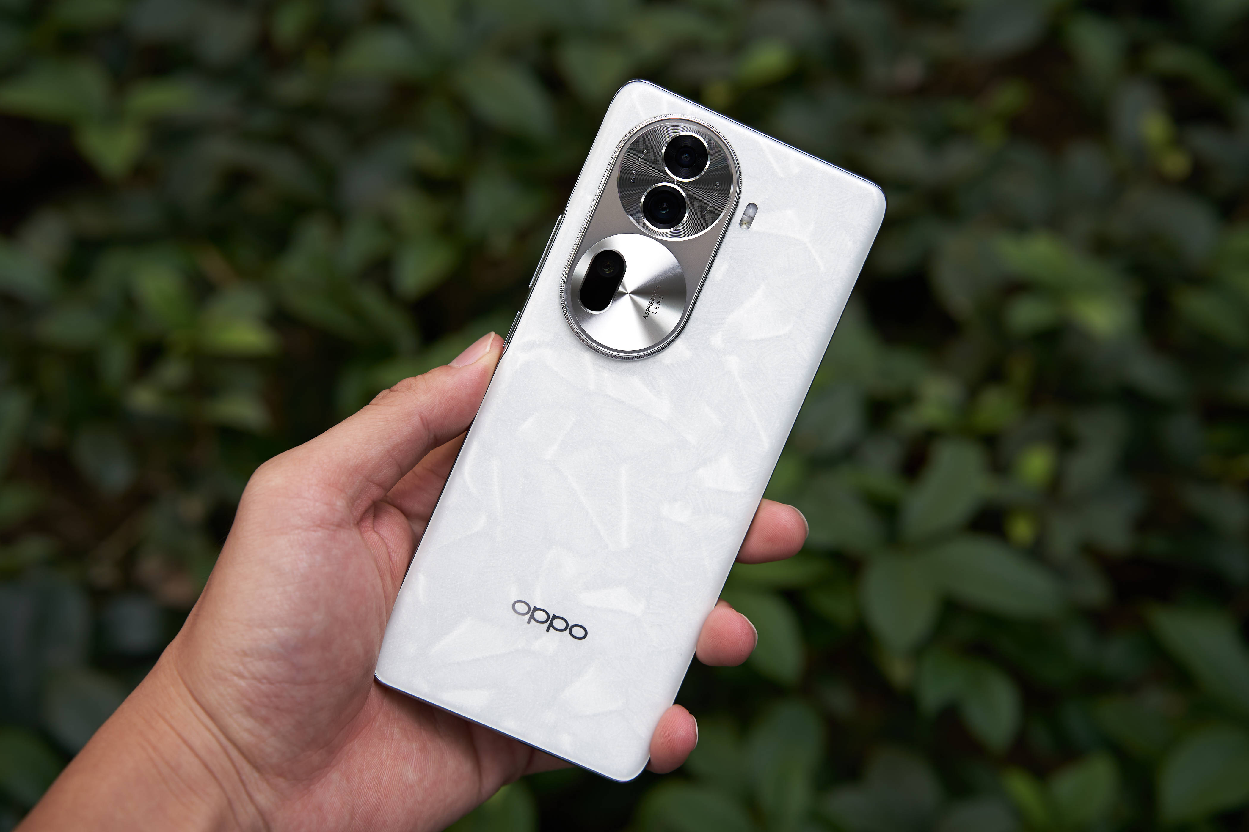 改变认知的标准版机型!oppo reno11抢先上手:2499元能有这体验?