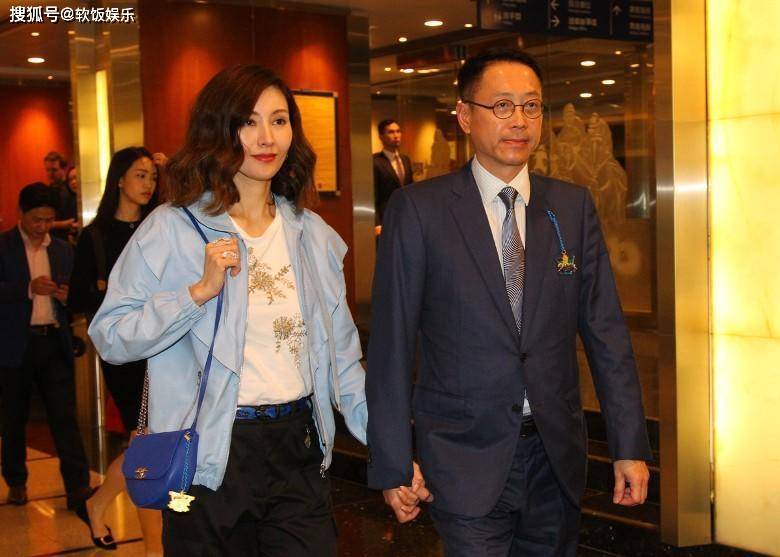 53岁李嘉欣庆祝结婚15周年!