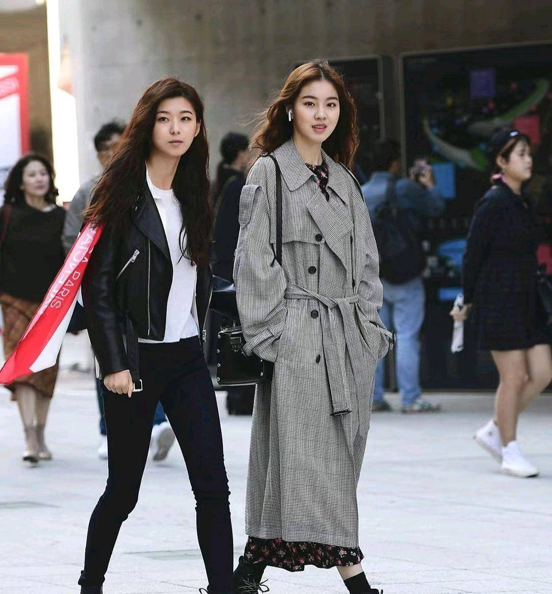 冬季首尔街拍,小姐姐的穿搭够美够飒,太养眼了_黑色_风格_时尚