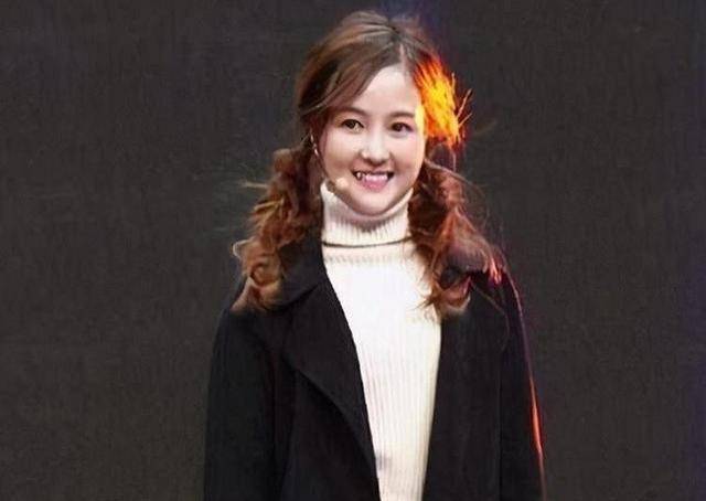 "袖珍女孩"黄韵伊:30岁长10岁童颜,身高1.