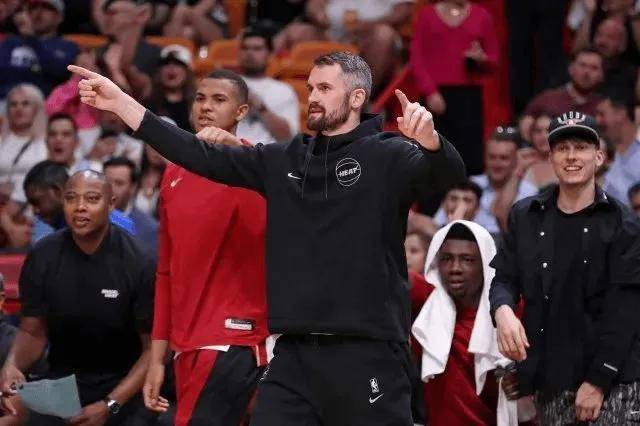 乐福成为热火更衣室领袖和常规替补中锋:"他是所有出场阵容的粘合剂"