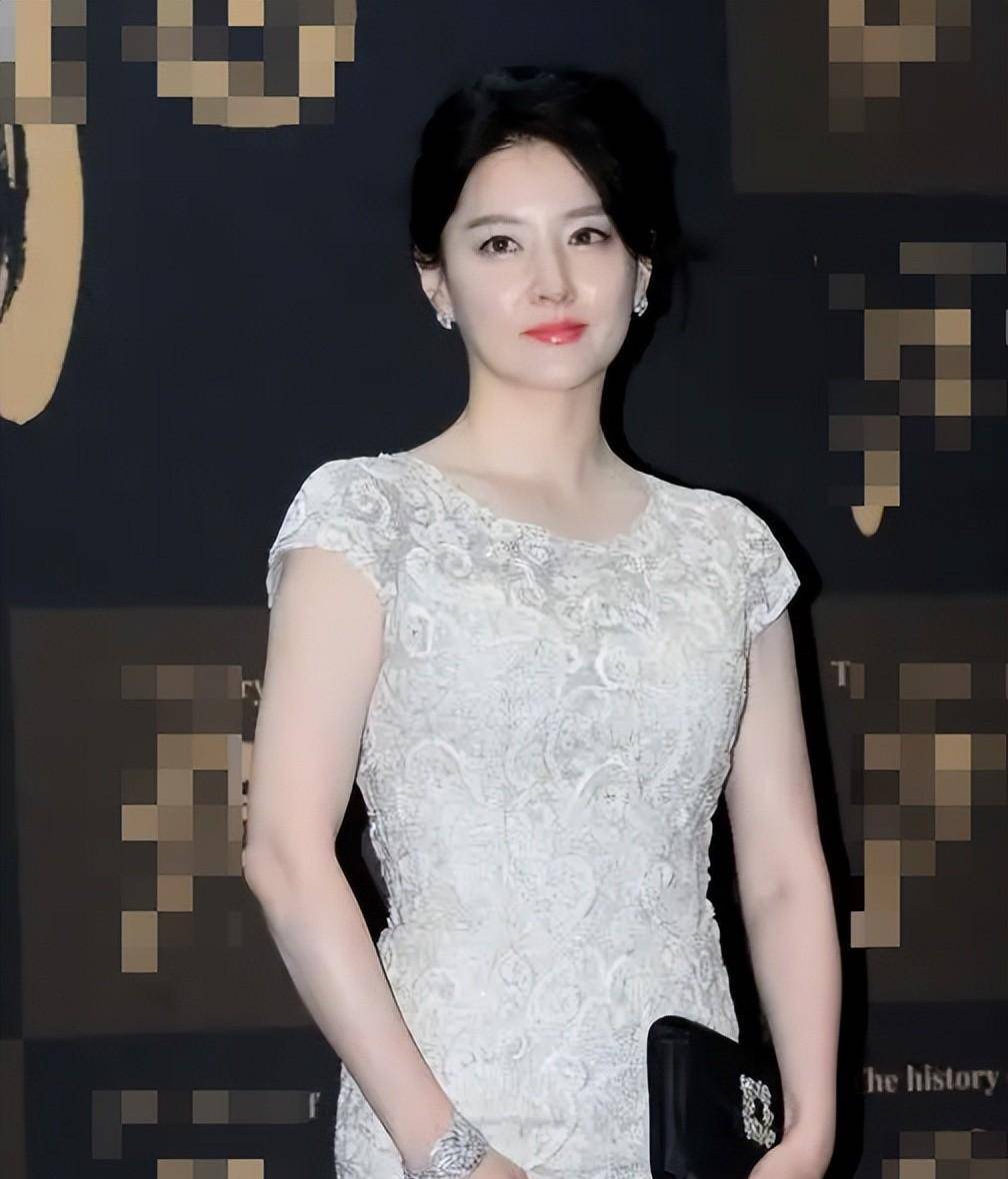 李英爱实力捍卫自然美!