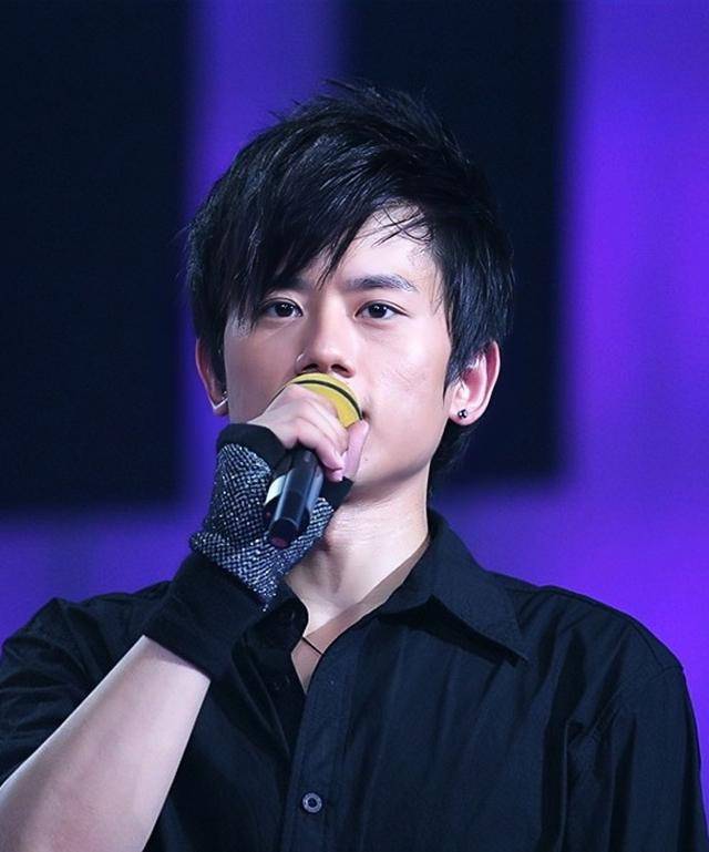 张杰谢娜结婚14年,快男变明星,凭实力撕掉"靠女人上位"标签_段曦_比赛