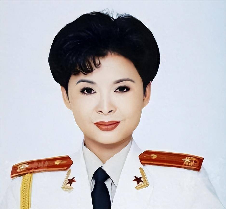 23岁火遍全国,38岁因绯闻被雪藏,"国民女星"董文华到底冤不冤_赖昌星