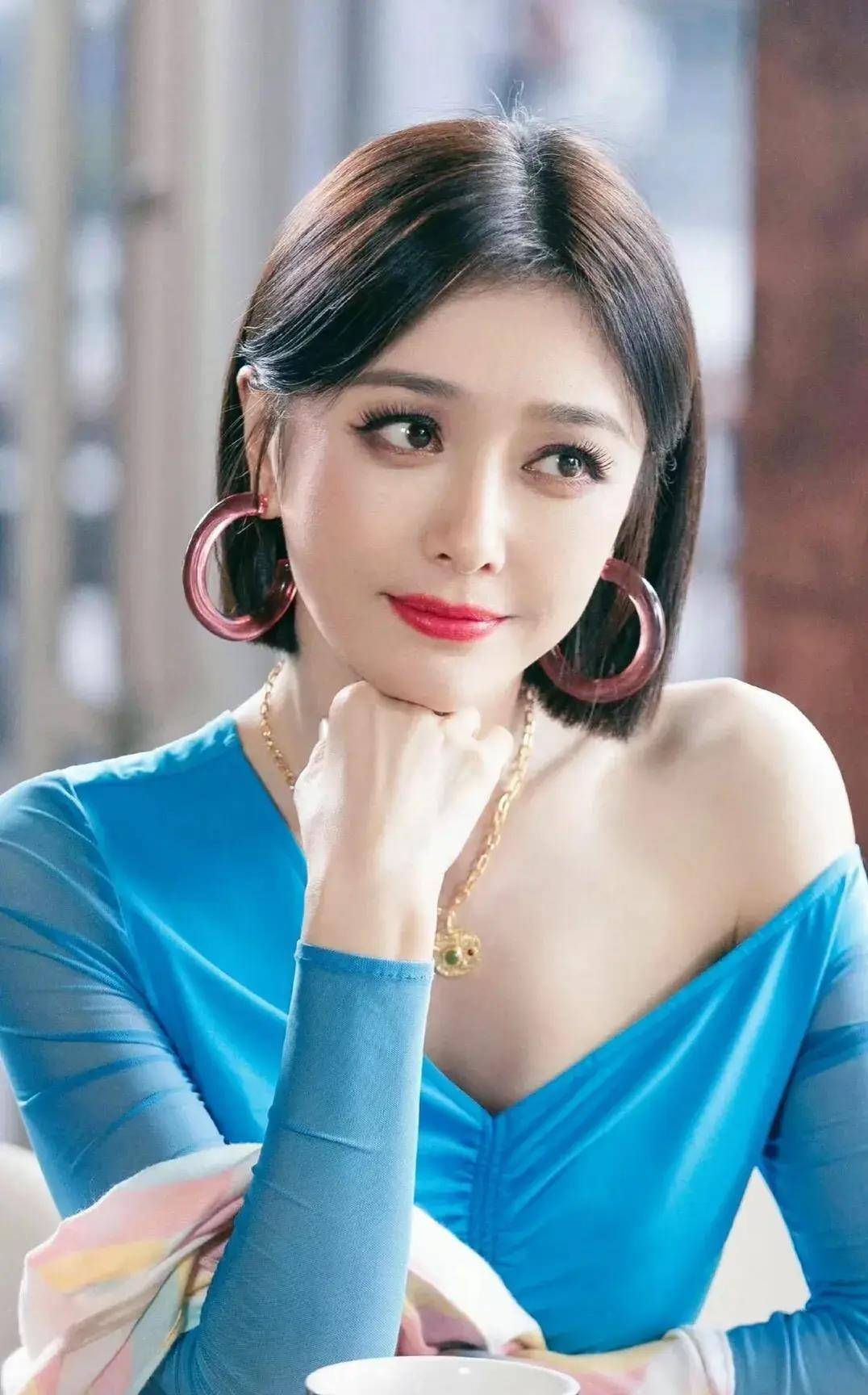 44岁的秦岚即将嫁入顶级豪门,男友富二代身世之谜揭晓_魏大勋_关系