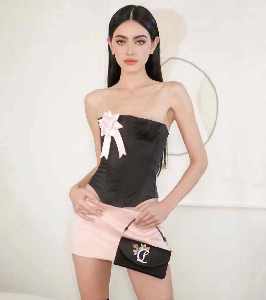 32岁退圈嫁渣男富少,42岁复出仍是神颜_aff_姐姐_工作