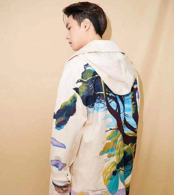 为张艺兴私人定制,太宠了_活动_服装_品牌