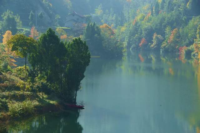 天水一色,广元白龙湖初冬美景惊艳,如诗如画!_生活_旅游_色彩