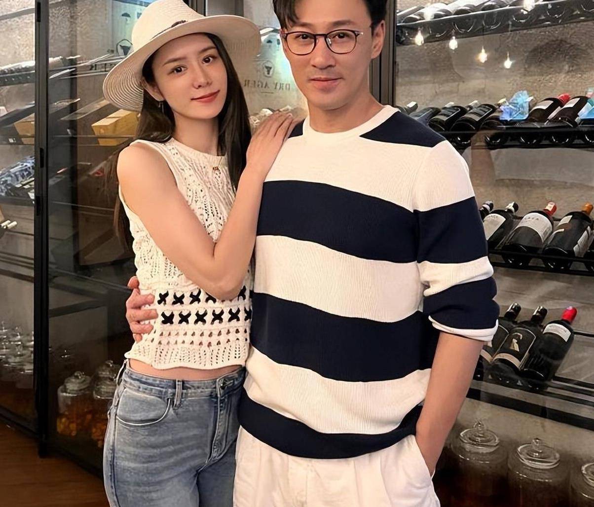 林峯庆带张馨月过二人世界来庆祝结婚四周年,女儿非常可爱_林峰_家庭