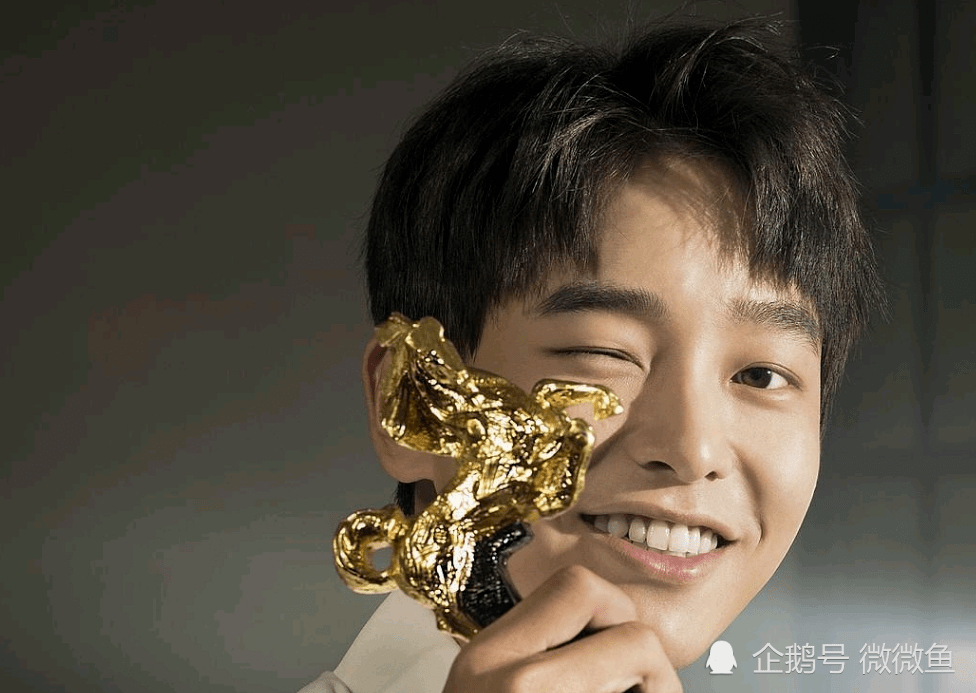 《风犬》椅子带到新剧组,众人反对,彭昱畅异常坚定_少年_张一白_天空