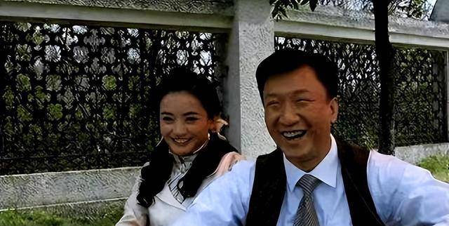 朱杰:曾和胡歌是同学,貌美如花不炒作,丈夫位列全球亿万富豪榜_朱洁