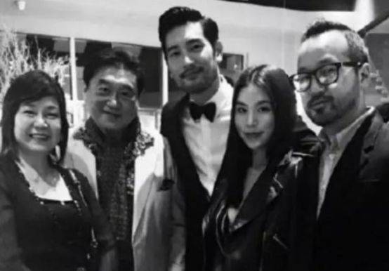 高以翔离开四周年父亲去世最后露面和儿子墓地合照手布满淤痕